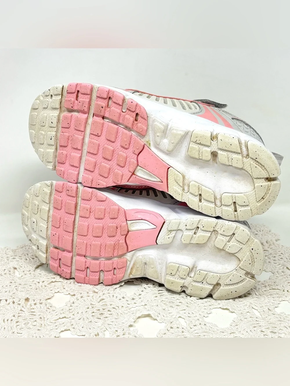 Nike Girl's Pink White Vomero 5 HF6999-012 Mesh Athletic Sneakers Shoes Size 1Y